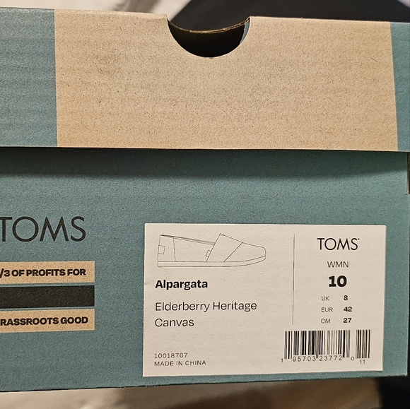 Toms - Picture 4 of 4